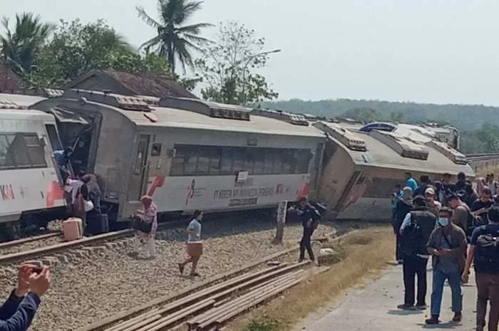 Kecelakaan KA di Sentolo Kulon Progo