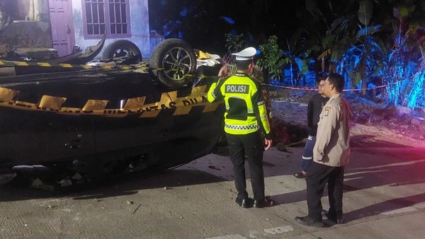 Mobil Tabrak Pemotor hingga Kritis di Lebak