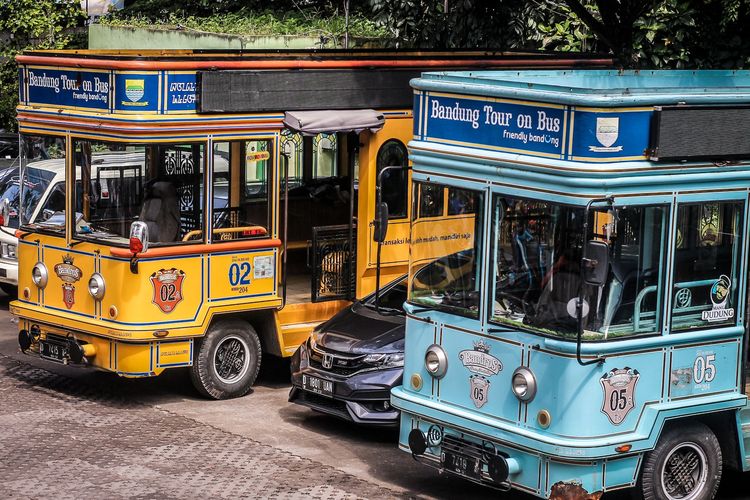 Serunya Keliling Bandung Naik Bandros